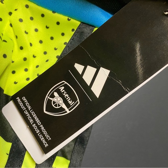 Arsenal 2023/2024 Away Kit - Picture 6 of 6